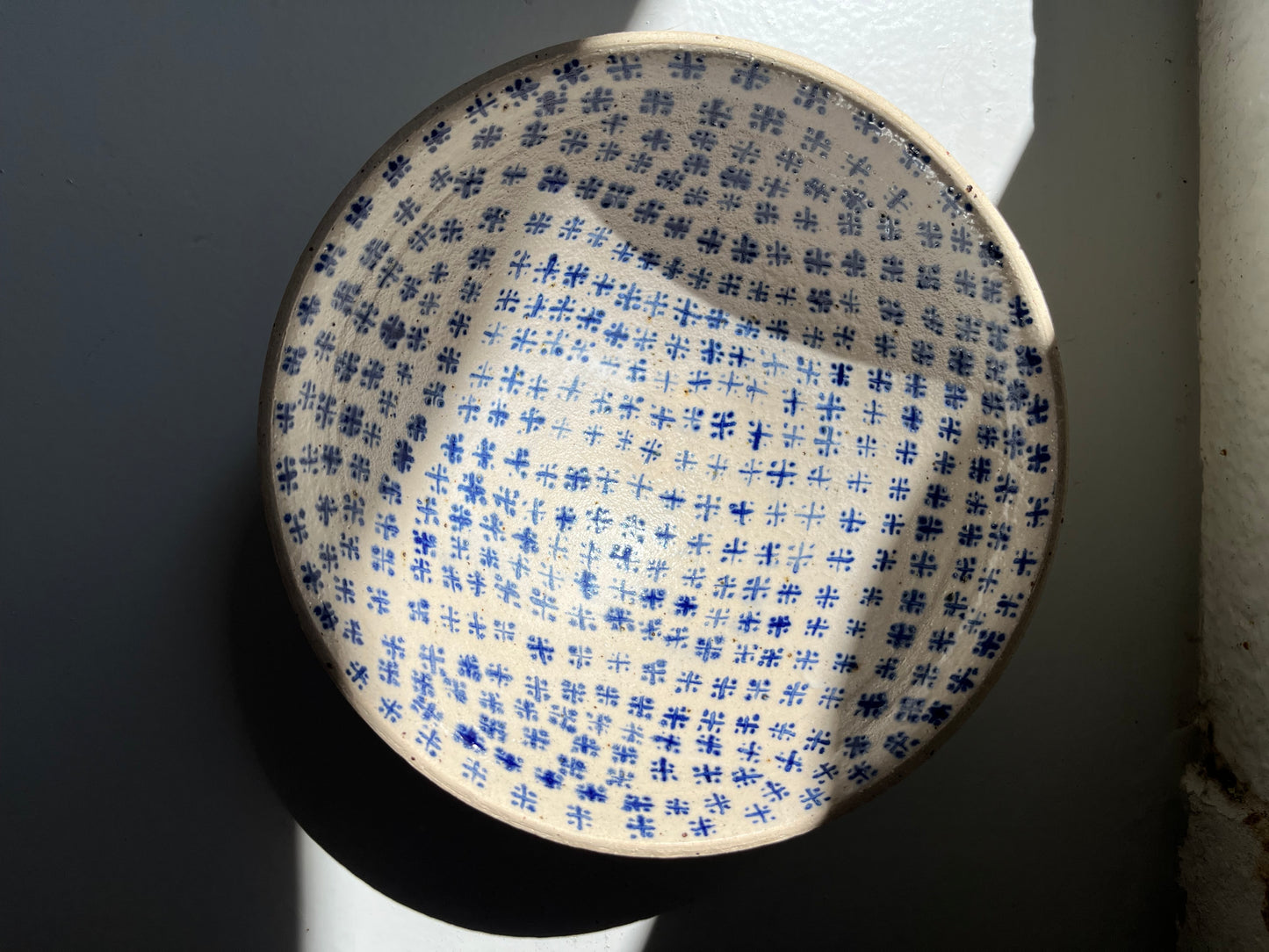 Large bowl with deq