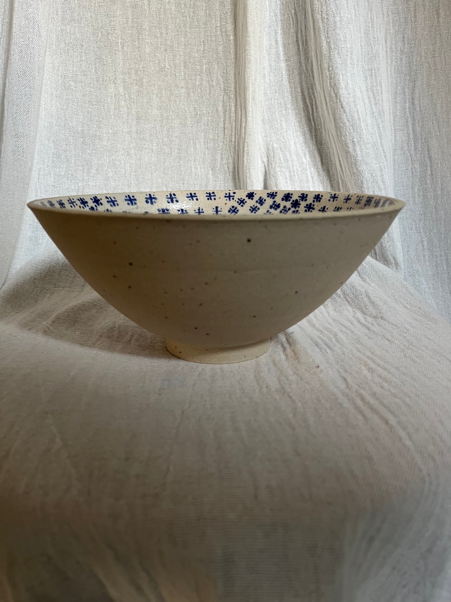 Large bowl with deq