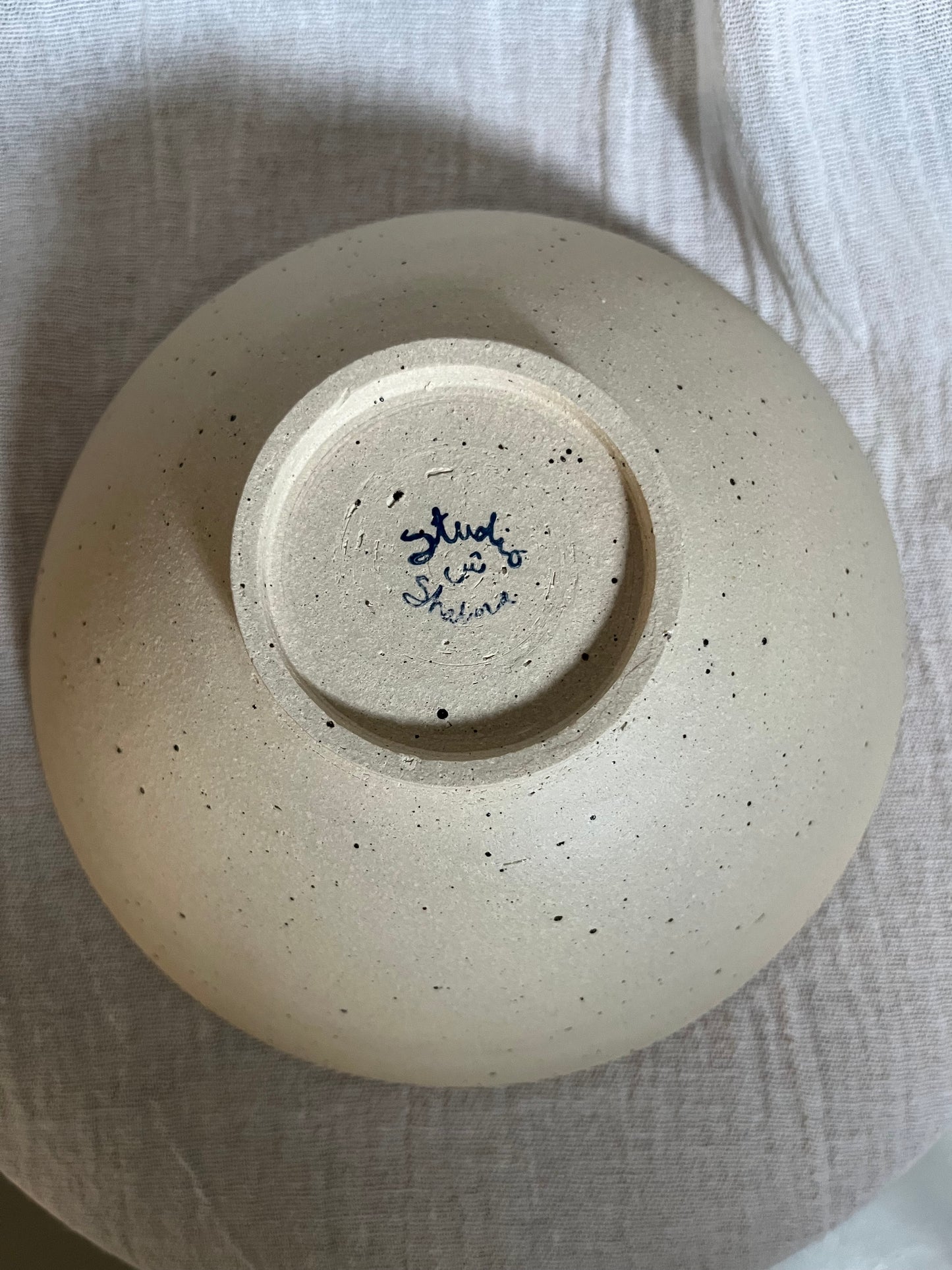 Large bowl with deq