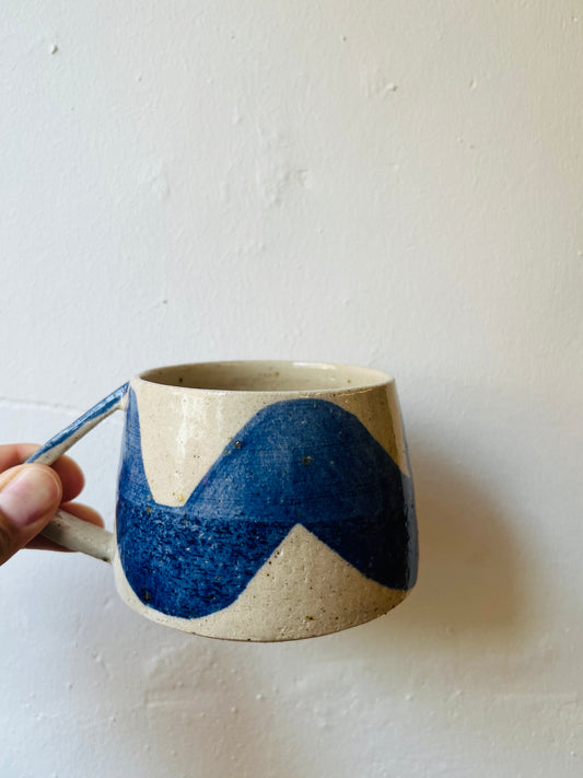 Wavy cup