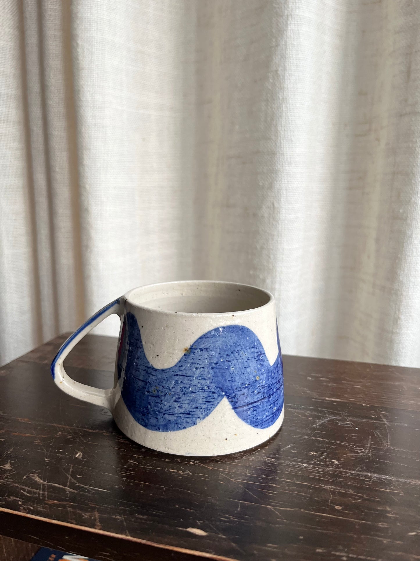 Wavy cup